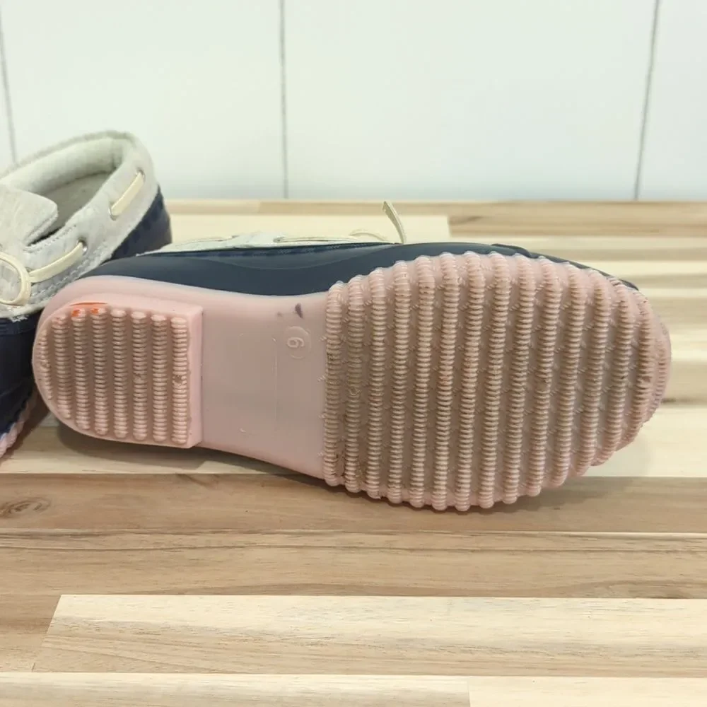 Magellan Outdoors navy rubber